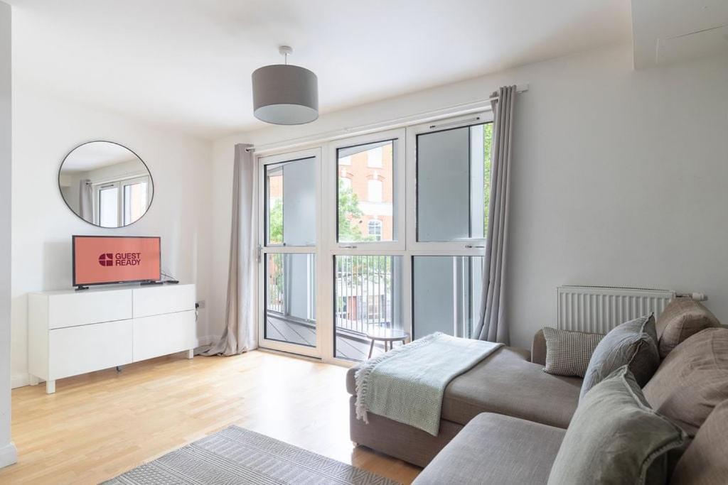 Guestready - Modern In With A Balcony Londres