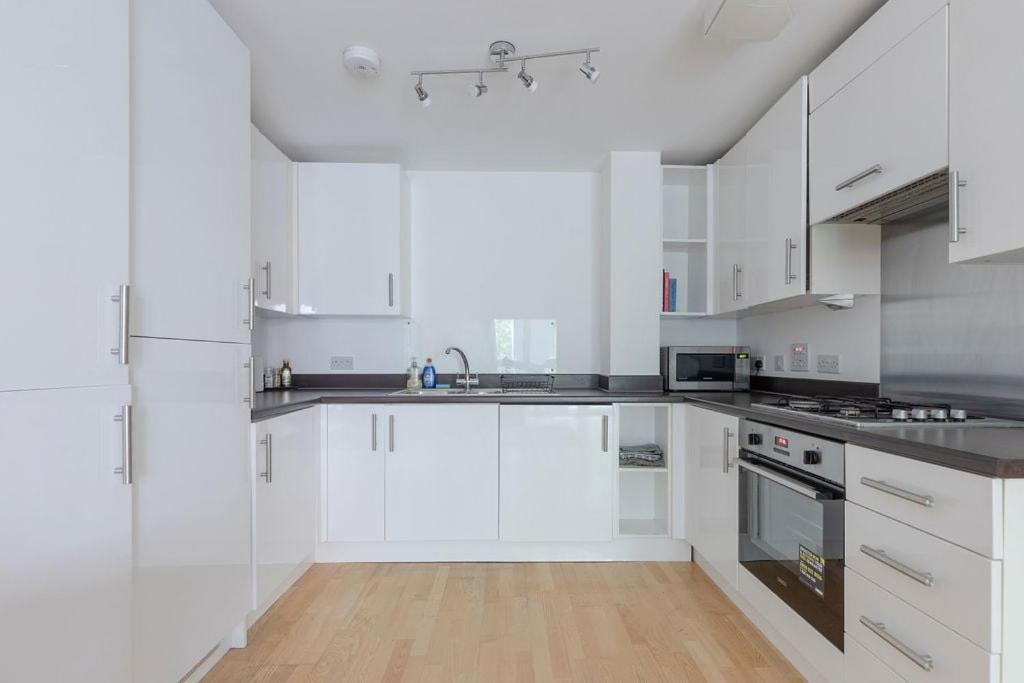 Appartement Guestready - Modern In With A Balcony Londres